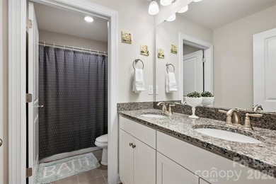 Move-in ready Lake Norman lifestyle home. 5 bed, 4 bath, 2,945 - photo 33
