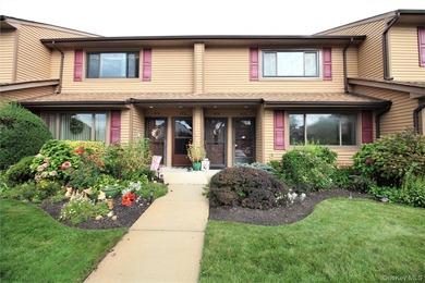 (private lake, pond, coastal) Home Sale Pending in Oceanside New York