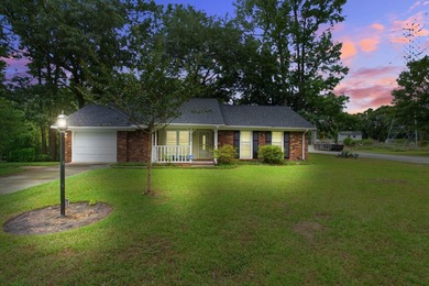 Take a look at this Beautiful 3-bed, 2-bath home with 1,186 sqft - photo 1