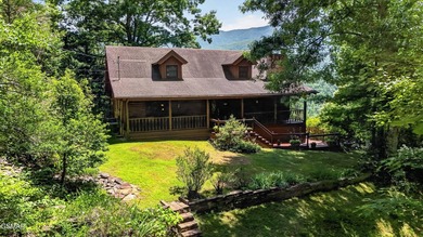 Experience breathtaking mountain views from this lovingly - photo 2