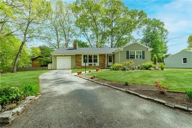 Unique Greenwood proper L shaped ranch with 100 percent interior - photo 2