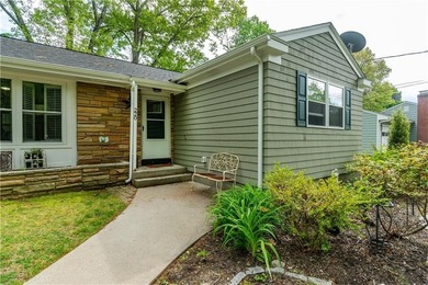 Unique Greenwood proper L shaped ranch with 100 percent interior - photo 4