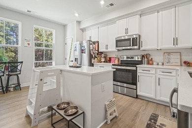 Welcome to 124 Galil Dr., Unit 21D - a stunning three-bedroom - photo 11