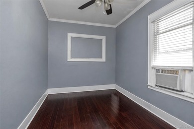 Move Right Into This Spacious Single Family Home In Jamaica - photo 11