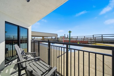 Seller is offering $5,000 towards the buyer's closing costs or - photo 31