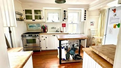 *Lawrence House* Sweet iconic Farmhouse with gorgeous views of - photo 8