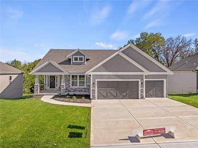Ever popular Aspen Reverse 1.5 story home by Prieb Homes offers - photo 3
