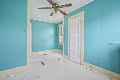 3 bedroom/2 bath home on a 30 x 100 lot in desirable Lake Como - photo 11
