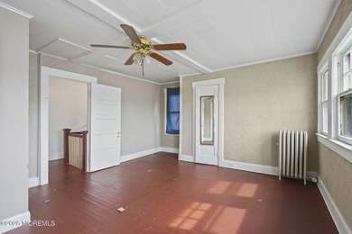 3 bedroom/2 bath home on a 30 x 100 lot in desirable Lake Como - photo 13