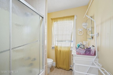 3 bedroom/2 bath home on a 30 x 100 lot in desirable Lake Como - photo 14