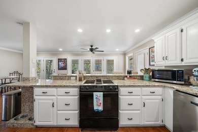 Lakefront home on Lake Hamilton offering over 3,000 sq ft, 4 - photo 15