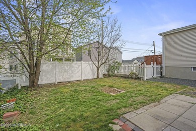 3 bedroom/2 bath home on a 30 x 100 lot in desirable Lake Como - photo 17