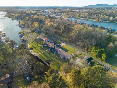 Lakefront home on Lake Hamilton offering over 3,000 sq ft, 4 - photo 49