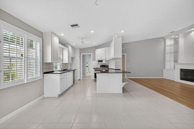 Light and bright 2BR/2BA/1CG home in desirable Palm City. This 1 - photo 11