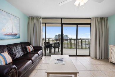 Welcome to your light, bright coastal escape on the shores of - photo 19