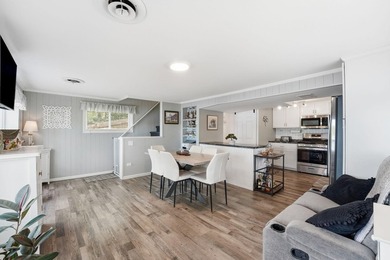 Completely renovated and move-in ready, this charming 2-bedroom - photo 20