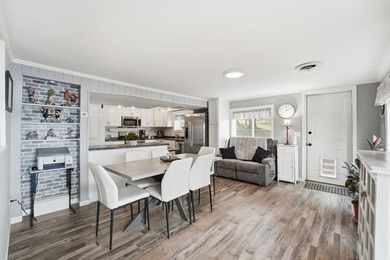 Completely renovated and move-in ready, this charming 2-bedroom - photo 21