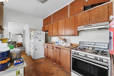 Location! Location! Location! Calling all investors, contractors - photo 22