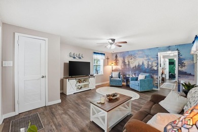 Completely renovated and move-in ready, this charming 2-bedroom - photo 23
