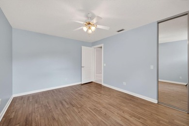 Light and bright 2BR/2BA/1CG home in desirable Palm City. This 1 - photo 24
