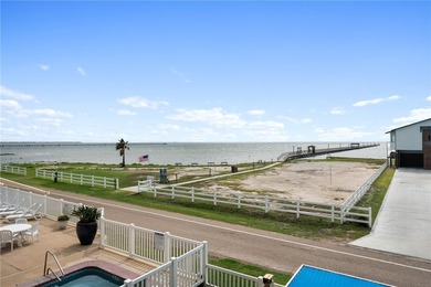 Welcome to your light, bright coastal escape on the shores of - photo 25