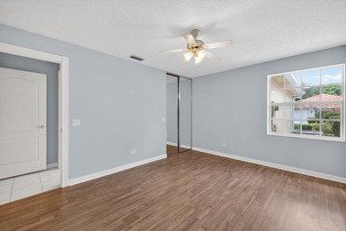 Light and bright 2BR/2BA/1CG home in desirable Palm City. This 1 - photo 25