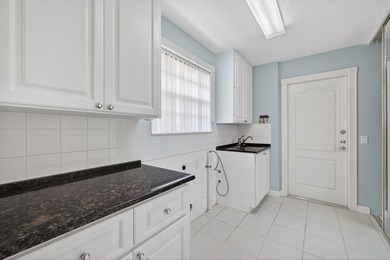 Light and bright 2BR/2BA/1CG home in desirable Palm City. This 1 - photo 27