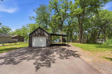 Completely renovated and move-in ready, this charming 2-bedroom - photo 35