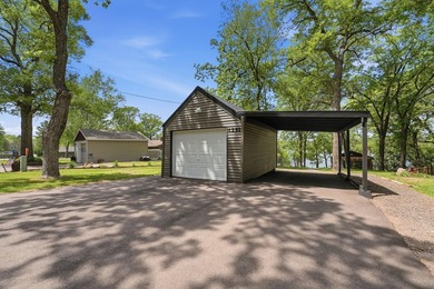 Completely renovated and move-in ready, this charming 2-bedroom - photo 36