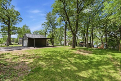Completely renovated and move-in ready, this charming 2-bedroom - photo 37