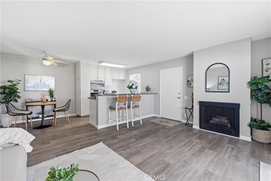 Beautifully updated ground-level condo in a highly desirable - photo 1