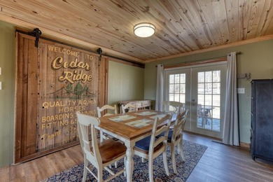 Charming Brick Ranch on 2.4 Acres with Mountain, pasture and - photo 5