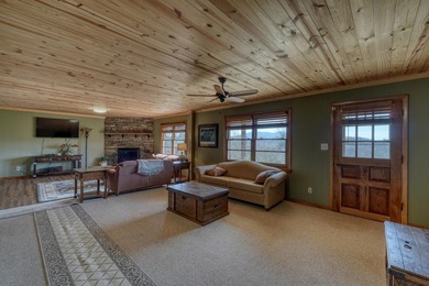 Charming Brick Ranch on 2.4 Acres with Mountain, pasture and - photo 9
