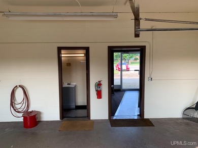 Excellent investment or owner-occupant opportunity on busy 10th - photo 6