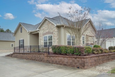 Lake Townhome/Townhouse Sale Pending in Charlotte, North Carolina