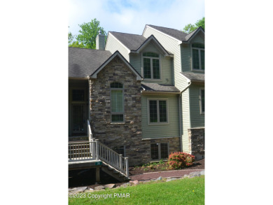 Lake Townhome/Townhouse For Sale in Lake Harmony, Pennsylvania
