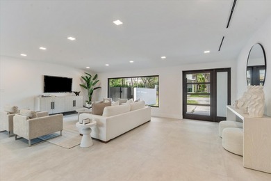 Classic Fort Lauderdale meets modern luxury in this beautifully - photo 3