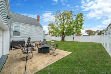 Welcome to 253 E Riviera Drive a charming expanded Cape-style - photo 21