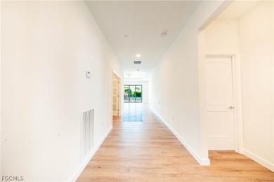 **SELLER IS MOTIVATED** Stunning new construction with 2,290 sq - photo 3