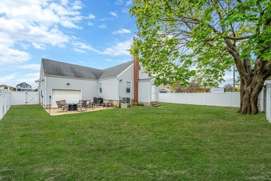 Welcome to 253 E Riviera Drive a charming expanded Cape-style - photo 23