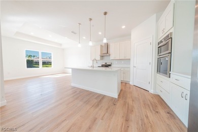 **SELLER IS MOTIVATED** Stunning new construction with 2,290 sq - photo 5