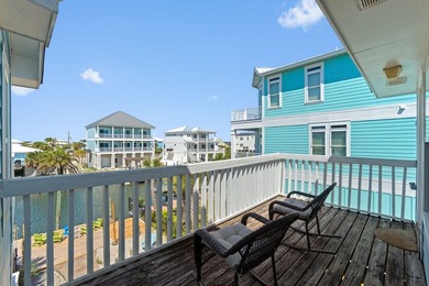 Welcome to ''The Salty Flamingo''! Waterfront living meets - photo 38