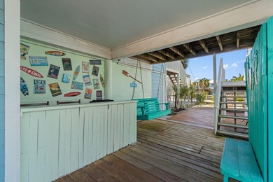 Welcome to ''The Salty Flamingo''! Waterfront living meets - photo 42
