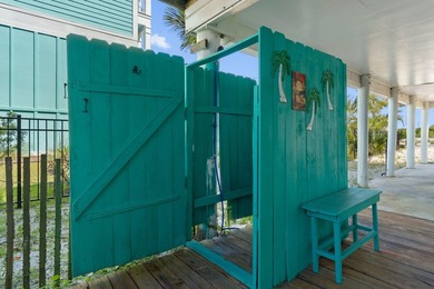 Welcome to ''The Salty Flamingo''! Waterfront living meets - photo 44
