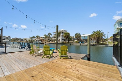 Welcome to ''The Salty Flamingo''! Waterfront living meets - photo 47