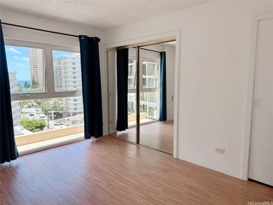 Beautiful and versatile 2-bedroom, 1.5-bath corner unit with a - photo 10