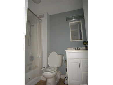 SERENE & COZY (1) BEDROOM & BATHROOM APARTMENT & COVERED/SECURED - photo 9
