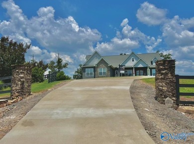 Experience breathtaking panoramic views of Weiss Lake and - photo 3