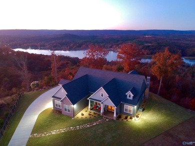 Experience breathtaking panoramic views of Weiss Lake and - photo 4