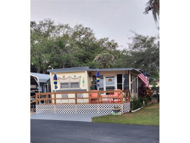 Lake Griffin Home Sale Pending in Fruitland Park Florida